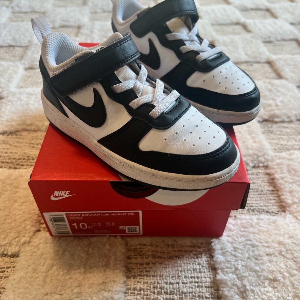 Nike Kids Black and White Velcro Sneakers